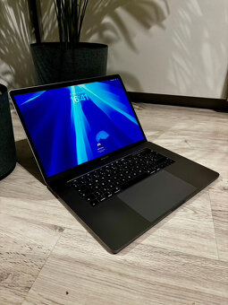 Predám MacBook Pro 15” (2019) - 2