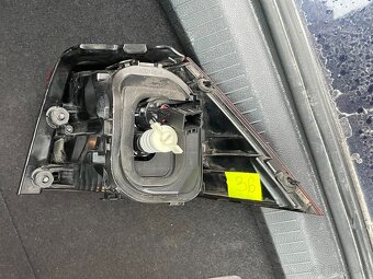 Ľavé zadné svetlo VW Golf 7 - 2
