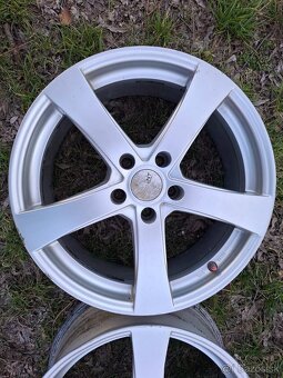 Dezent 5x115 r18 ET 40 8jx18h2 Cena za sadu 150eur - 2
