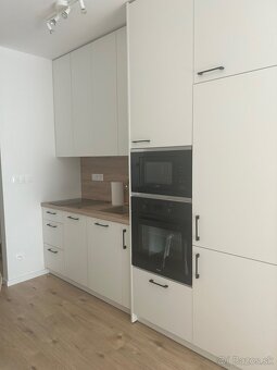 Krásny novučičký 1,5 izbový byt na Dona Sandtnera 590,- Eur - 2