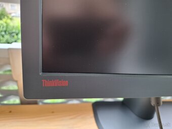 Monitor Lenovo - 2