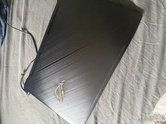asus ROG strix - 2