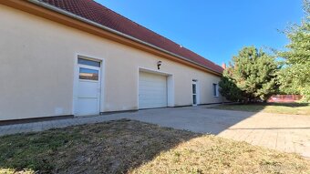 EXKLUZÍVNY PREDAJ-prerobený 4 izb.RD s vedľajším domom v KN - 2