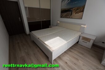 Byt s balkónom v novostavbe s garážovým státím - 2