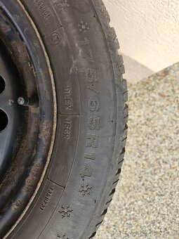 Zimne pneu Dunlop s diskami 175/65 r14 - 2