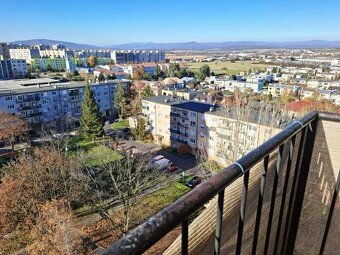 Rúbanisko I-3-izbový byt 58m2,v štádiu začatej rekonštrukcie - 2