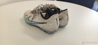 Predám kopačky NIKE (veľkosť 35) - 2