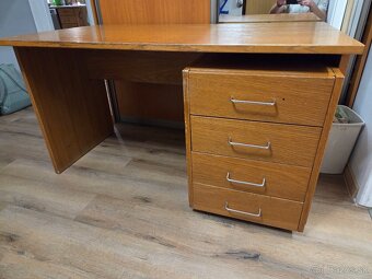 Kancelársky stôl + konrajner - 2