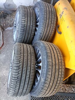 Elektróny Ford R18 - 2