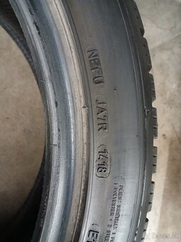 235/45R18 - 2