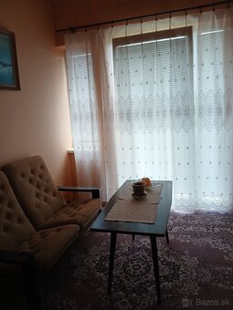Pozemok so starším rodinným domom Trhová Hradská - 2
