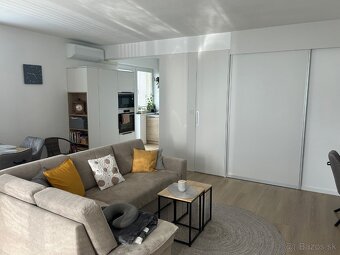 Veľký 1i. byt s balkónom, parkovacím miestom, Stupava - 2