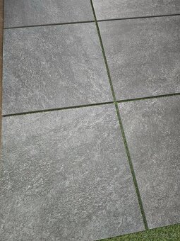 Dlažba uloženie aj bez lepenia hrubka 2cm 60x60 antracitová - 2
