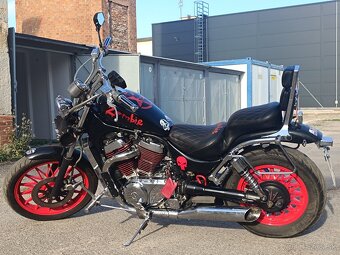 Suzuki VS 700 Intruder - 2