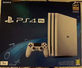 PS 4  PRO 1 TB WHITE - STAV AKO NOVÝ + 2x ovládač - 2