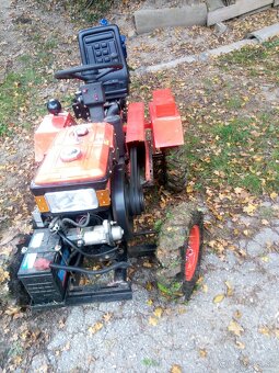 malotraktor s kultivatorom - 2