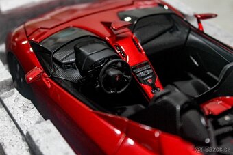Autoart Signature Lamborghini Aventador J 1:18 Metallic red - 2