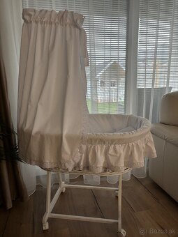 Prútená postieľka na kolieskach - 2