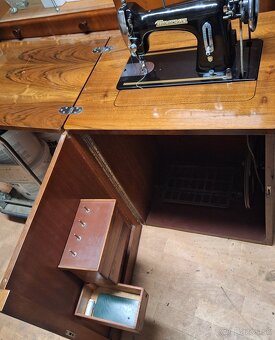 Šijací retro stroj Minerva - 2