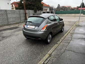 Lancia Ypsilon Gold 1.2i - 2