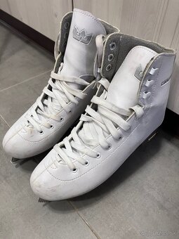 Dievcenske korcule - 2