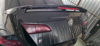 Predam kridlo na  Alfa Romeo 159 sedan - 2