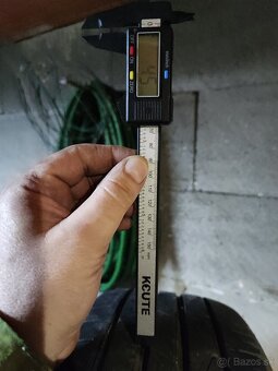 predám letné pneu Hankook 185/60 R15 84H - 2