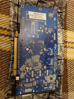 Sapphire Radeon HD7770 Ghz Edition - 2