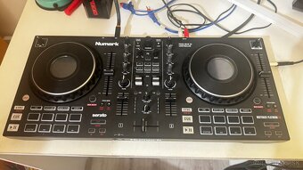Numark mixtrack Platinum fx - 2