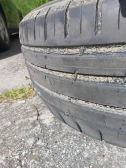 NOKIAN R17 235/65 letné - 2