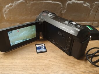 Predám video kameru Panasonic HC-W750 - 2