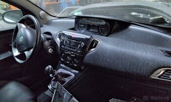 Lancia Ypsilon 1.2 2013 Predám DVERE, MOTOR 169A4000, PREVOD - 2