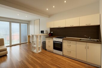 Podkrovie v srdci mesta: moderne zariadený 2-izbový byt, ? - 2