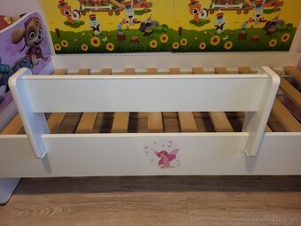 Detská posteľ pre dievčatko. - 2