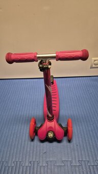 Detská kolobežka s LED kolieskami - 2