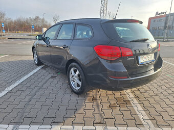 Opel astra J combi - 2