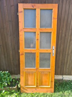 Predám drevené interiérové dvere s rámom - 2