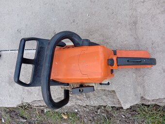 Predám Stihl 230 - 2