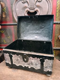 Starožitná truhlicka - 2