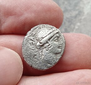 Rímska antická minca denarius Republika - Rufus 46 p.n.l. - 2