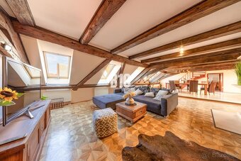 Jedinečný podkrovný mezonet v historickom Esterháziho paláci - 2