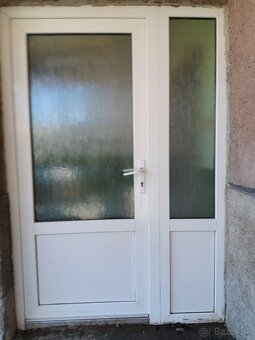 Predám plastove vchodové dvere - 2