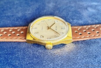 Československé mechanické vintage retro hodinky PRIM Zlaté z - 2