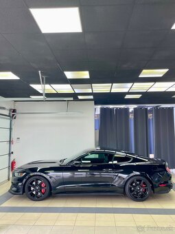 Ford Mustang - 2