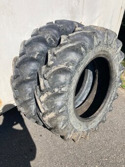 Pneu 12,4-24 - 2