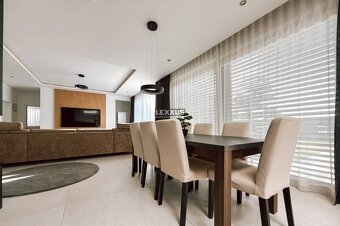 | Moderná vila pri privátnom jazere s priamym vstupom a pláž - 2