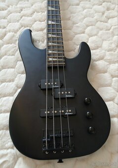 Jackson basgitara - 2