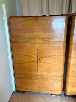 Skrine masiv a orechova dyha 50. Roky - 2