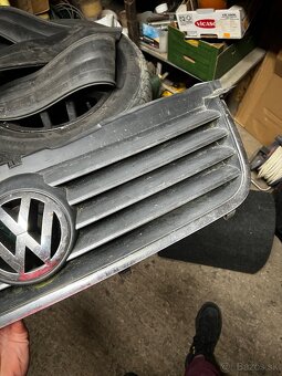 Predna maska vw passat b5.5 - 2