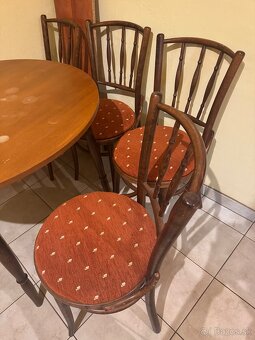 Jedalensky stôl+ 4 stoličky - 2